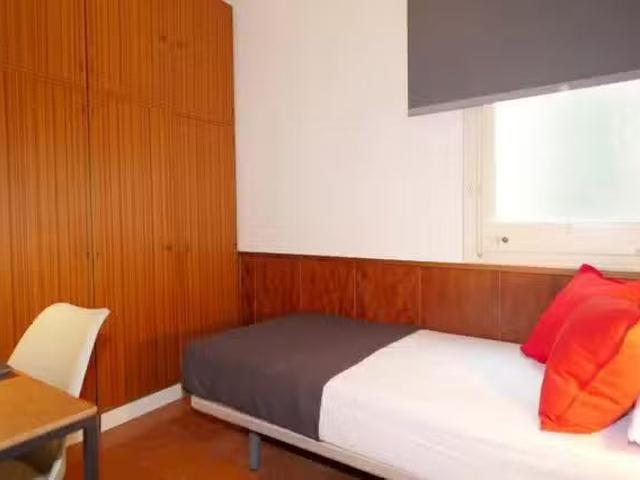Habitación en Carrer de València