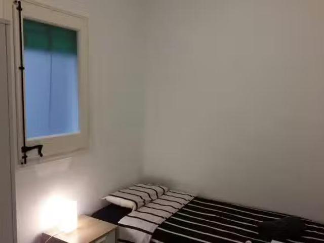 Habitación en Carrer de Berga, Vila de Gràcia