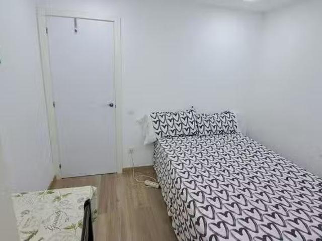 Habitación en Carrer de Bernat Martorell, El Besòs i el Maresme