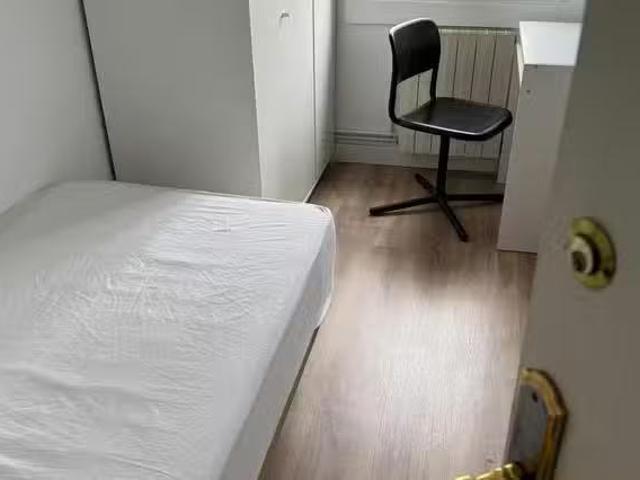 Habitación en Carrer de Bilbao, Provençals de Poblenou