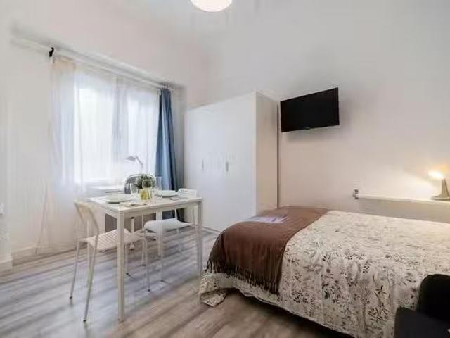 Habitación en Carrer de Císcar, Gran Via