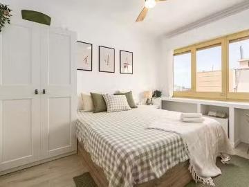 Habitación en Carrer de Còrsega