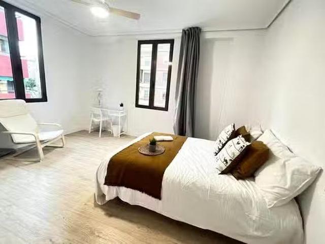 Habitación en Carrer de Finestrat, Quatre Carreres