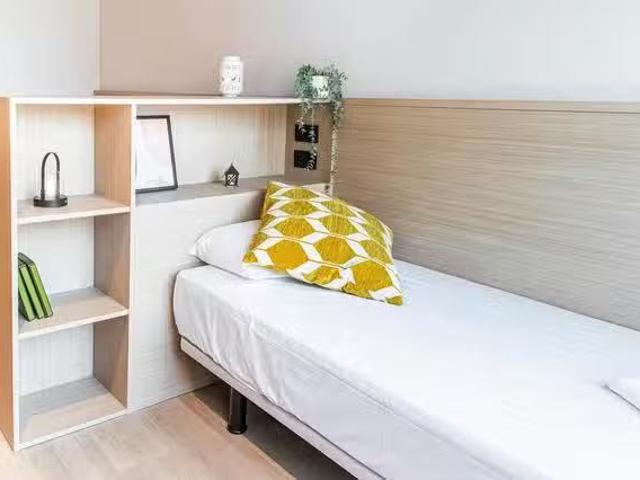 Habitación en Carrer de Jaume Vicens Vives