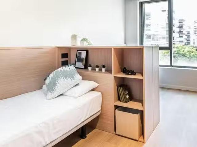 Habitación en Carrer de Jaume Vicens Vives