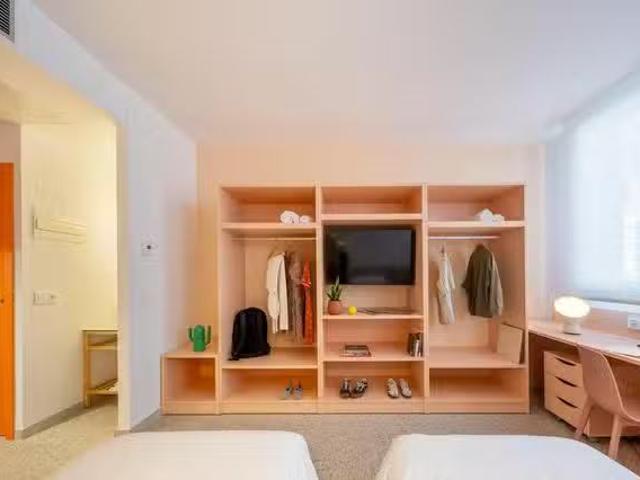 Habitación en Carrer de la Canaleta, Pobles del Nord