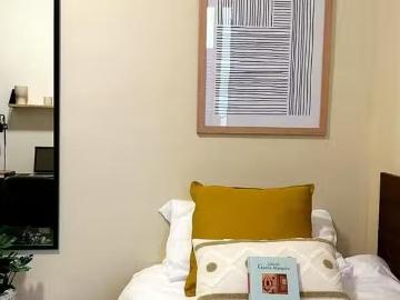 Habitación en Carrer de la Creu Coberta, Hostafrancs