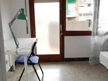 Habitación en Carrer de la Indústria, Camp d'en Grassot i Gràc.