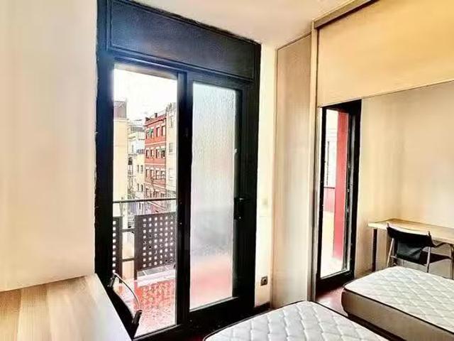 Habitación en Carrer de la Nació, El Camp de l'Arpa del Clot