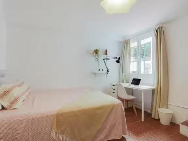 Habitación en Carrer de l'Encarnació, Gràcia