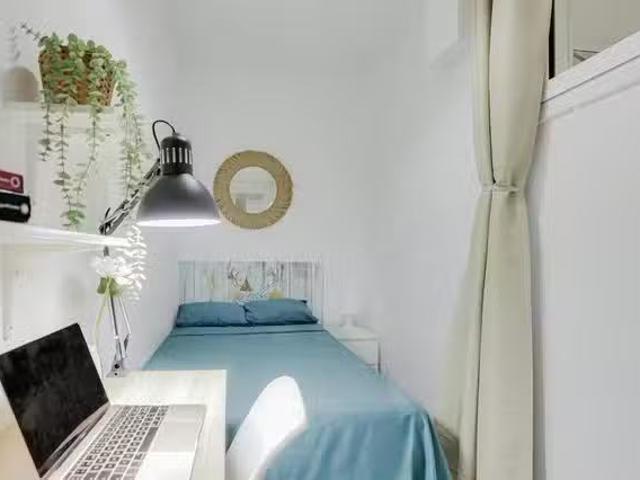 Habitación en Carrer de l'Encarnació, Gràcia