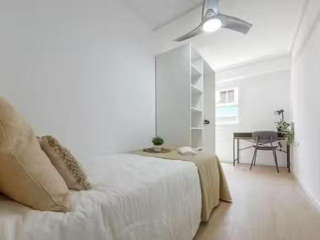 Habitación en Carrer de Màlaga, La Saïdia