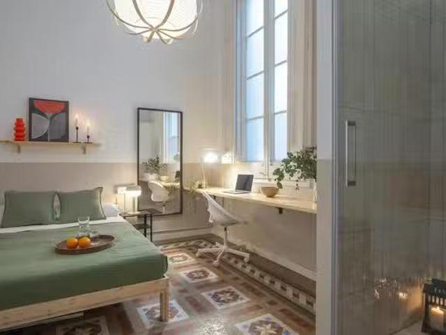 Habitación en Carrer de Pau Claris, L'Eixample