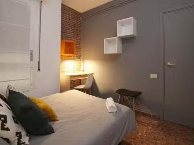 Habitación en Carrer de Roger de Llúria