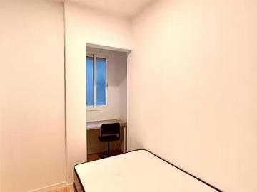 Habitación en Carrer de Sant Antoni Maria Claret, El Camp de l.