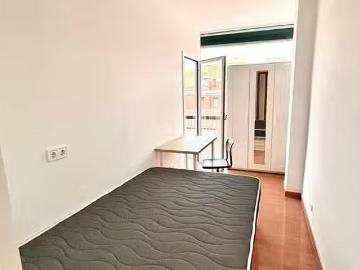 Habitación en Carrer de Sant Antoni Maria Claret, El Camp de l.