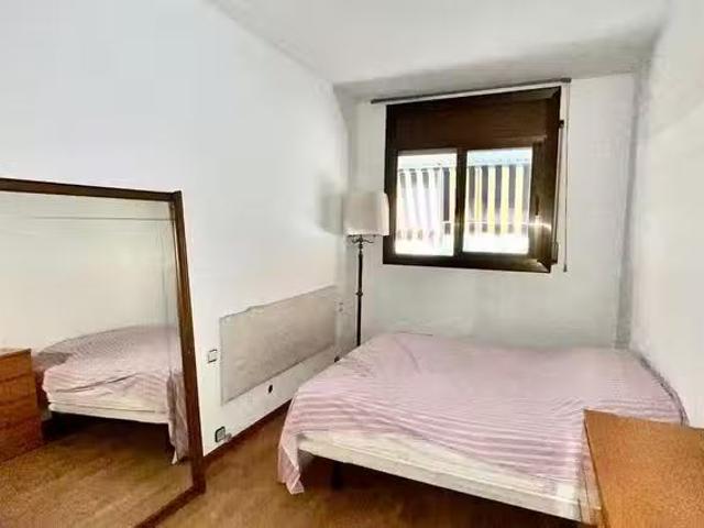 Habitación en Carrer de Sardenya, Eixample