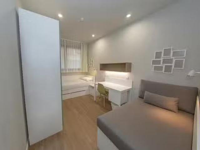 Habitación en Carrer de Sèneca, Gràcia