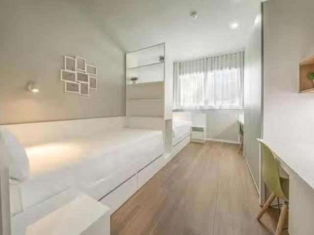 Habitación en Carrer de Sèneca, Gràcia