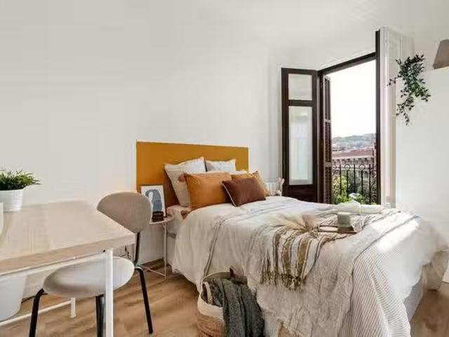 Habitación en Carrer del Comte Borrell, L'Eixample