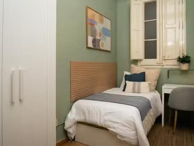 Habitación en Carrer del Comte d'Urgell, 67