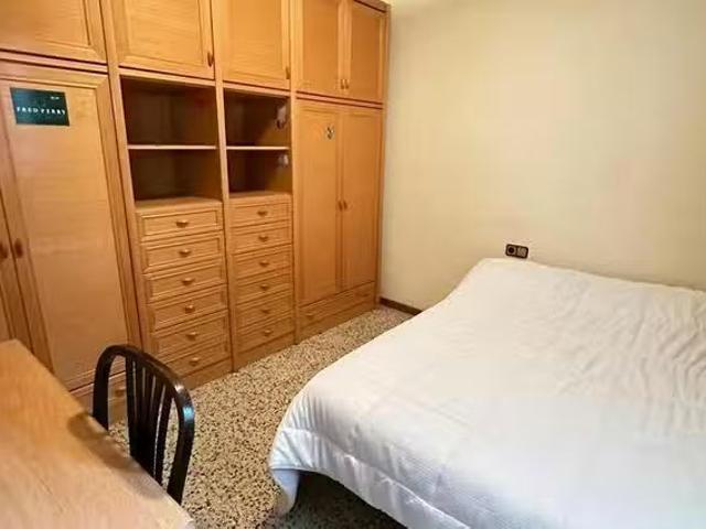 Habitación en Carrer del Cardenal Cervantes, Ciutat