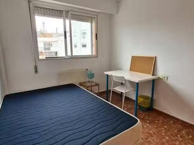 Habitación en Carrer del Clariano, Algirós
