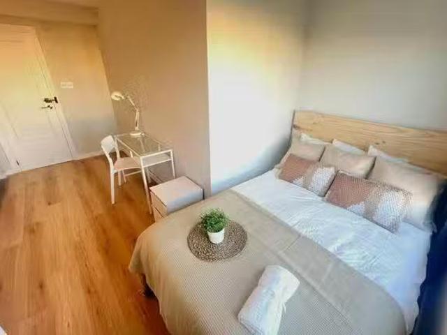 Habitación en Carrer del Bisbe Jaume Pérez, Quatre Carreres