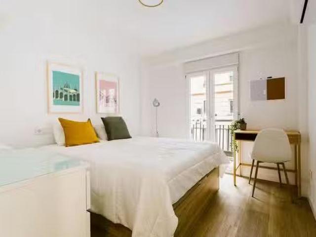 Habitación en Carrer del Doctor Zamenhof, Extramurs