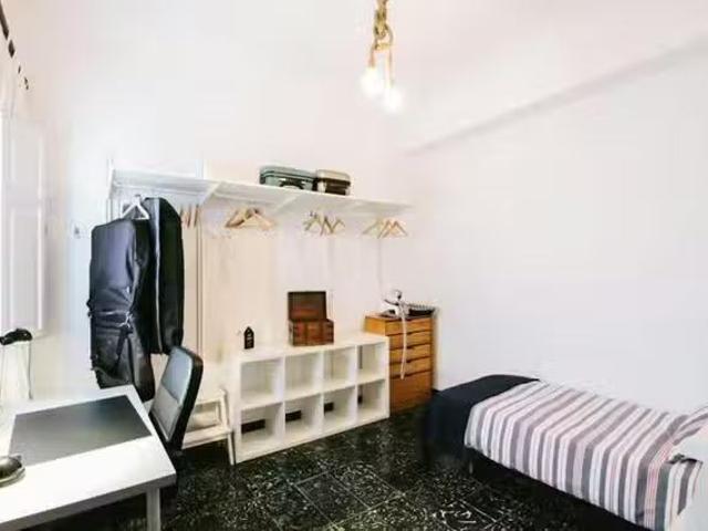 Habitación en Carrer del Doctor Zamenhof, Extramurs