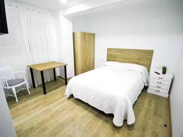 Habitación en Carrer del Mestre Sosa, Arrancapins