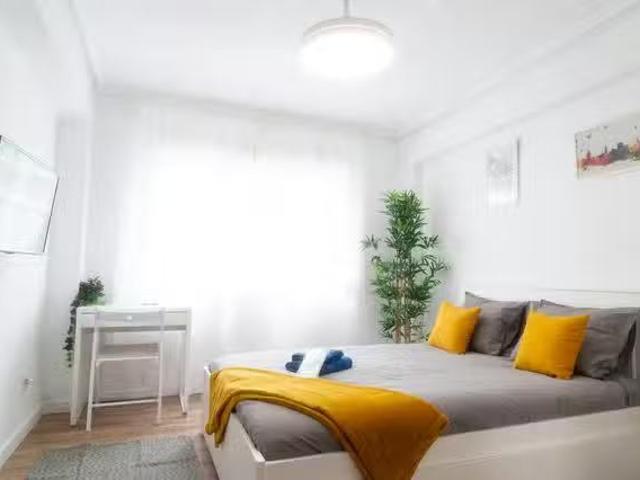 Habitación en Carrer del Poeta Alberola, L'Olivereta