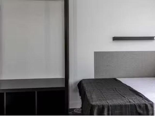 Habitación en Carrer del Periodista Azzati