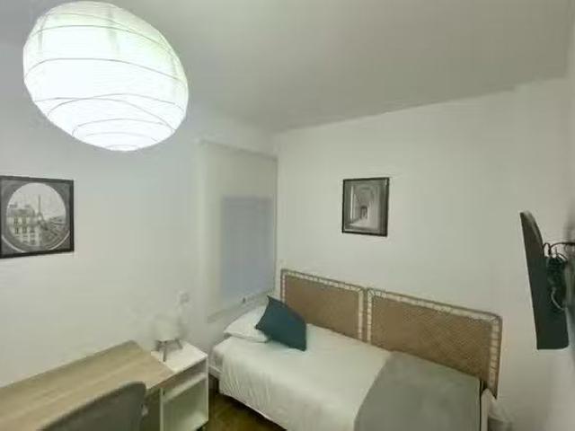 Habitación en Carrer del Torrent de les Flors, Gràcia