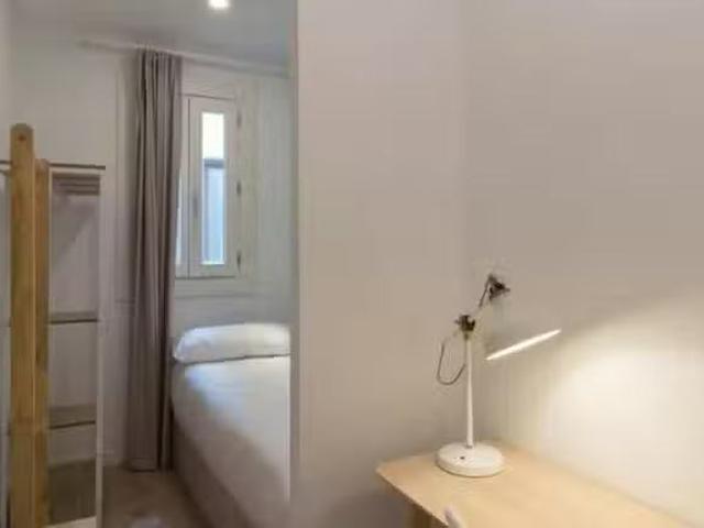 Habitación en Carrer d'Escudellers, El Gòtic