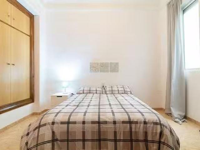 Habitación en Carrer General San Martín, Russafa
