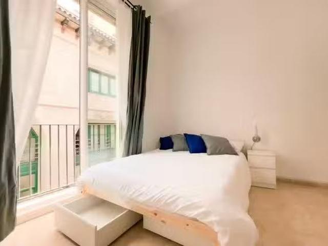 Habitación en Carrer la Rambla, El Gòtic