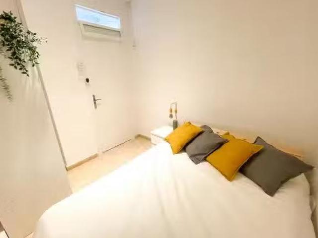 Habitación en Carrer la Rambla, El Gòtic