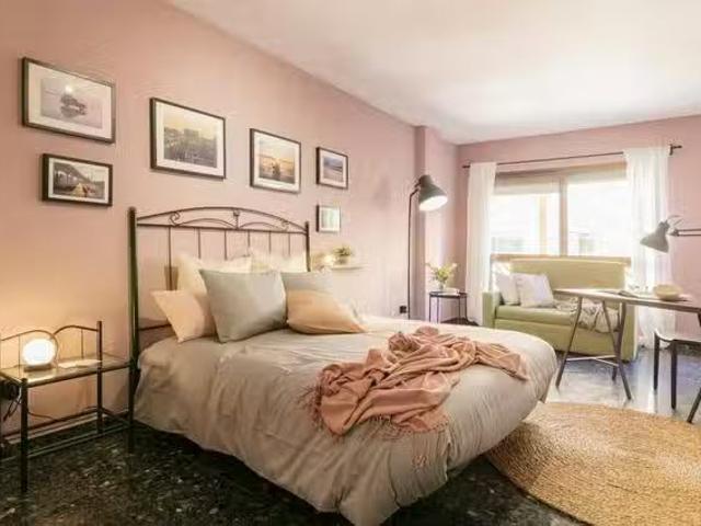 Habitación en Carrer Les Centelles, Russafa