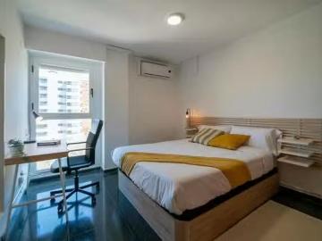 Habitación en Carrer Serpis, Ciutat Jardí