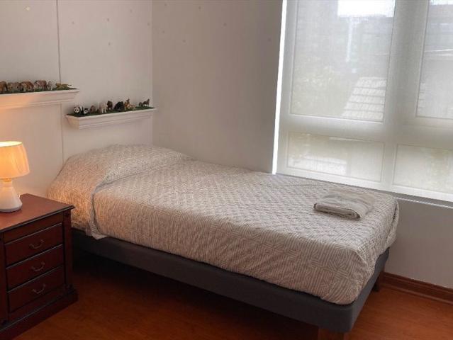 Habitación en departamento en zona tranquila de providencia