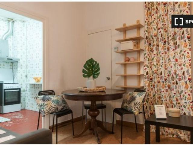 Habitación en el apartamento de 6 dormitorios en Barri Gòtic