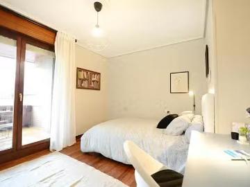 Habitación en Juan Bautista Uriarte etorbidea, Kurtzea