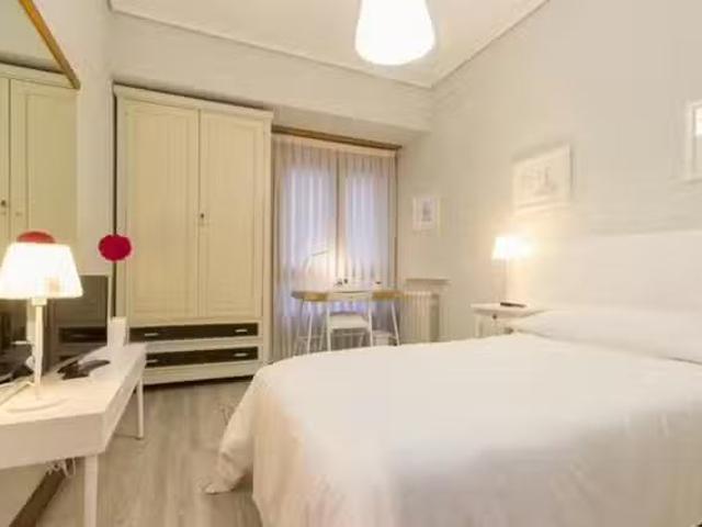 Habitación en Landin Felix Doctor Kalea, Basurtu