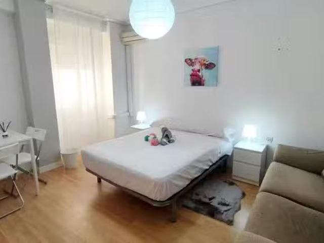 Habitación en Paseo de Almería