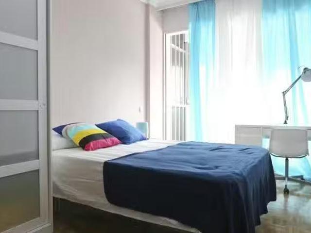 Habitación en Paseo de la Castellana, Almenara