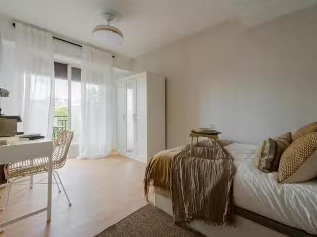 Habitación en Paseo de la Castellana, Tetuán