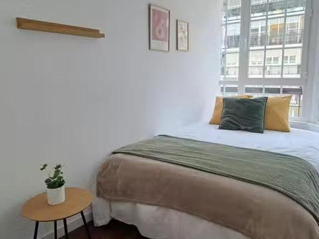 Habitación en Paseo de la Castellana, Tetuán