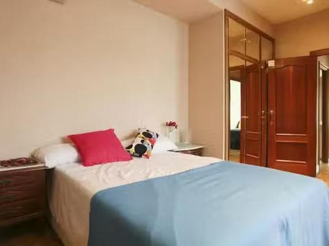 Habitación en Paseo de la Castellana, Tetuán
