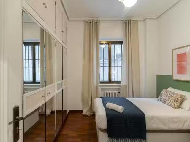 Habitación en Paseo de la Castellana, Tetuán